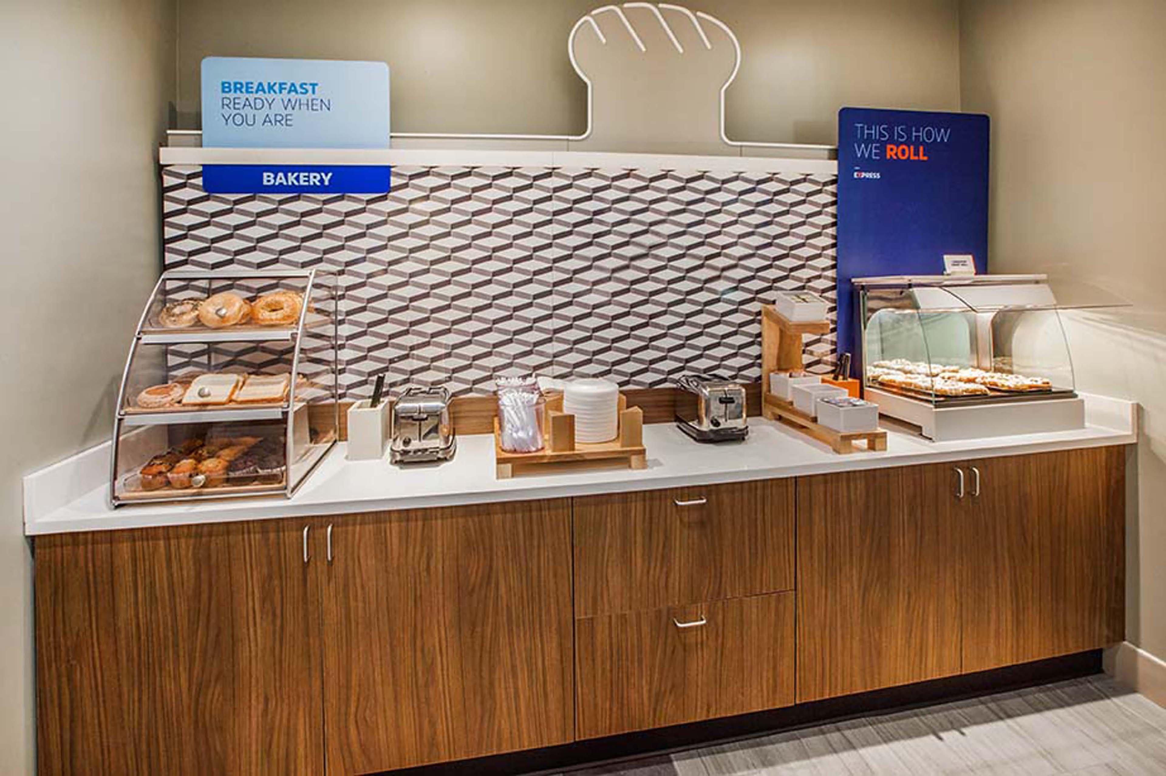 Holiday Inn Express & Suites - Elko By Ihg Buitenkant foto