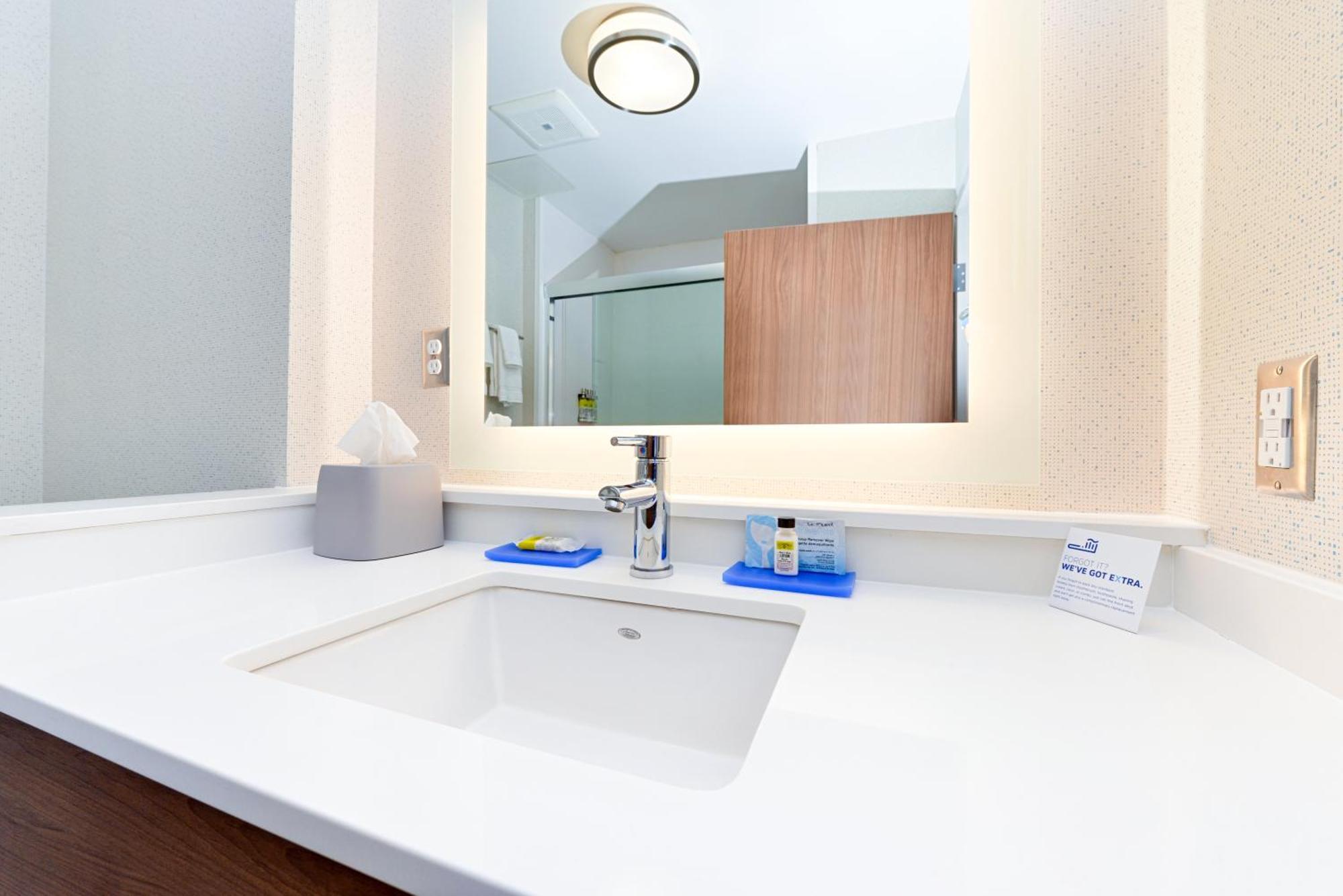Holiday Inn Express & Suites - Elko By Ihg Buitenkant foto